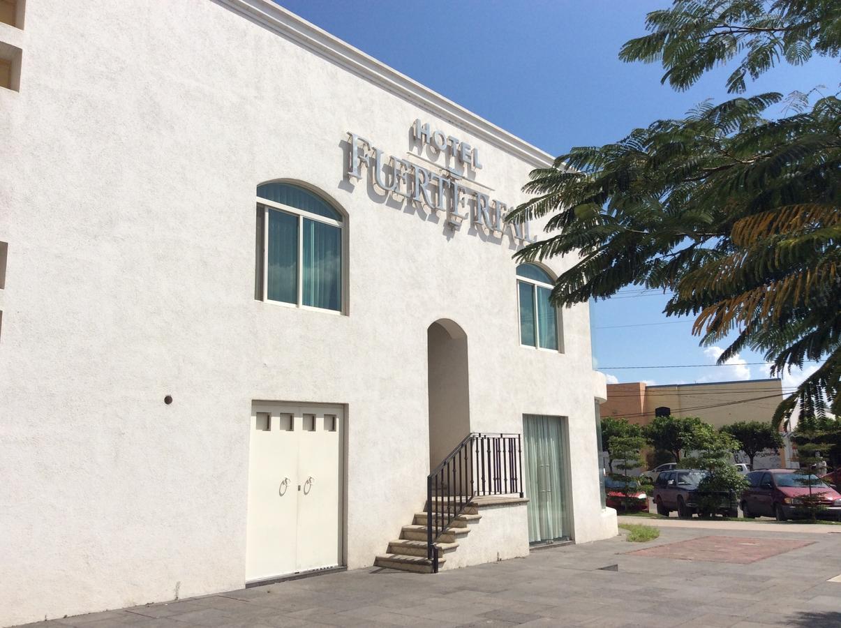 Hotel Fuerte Real Ciudad Guzman Bagian luar foto