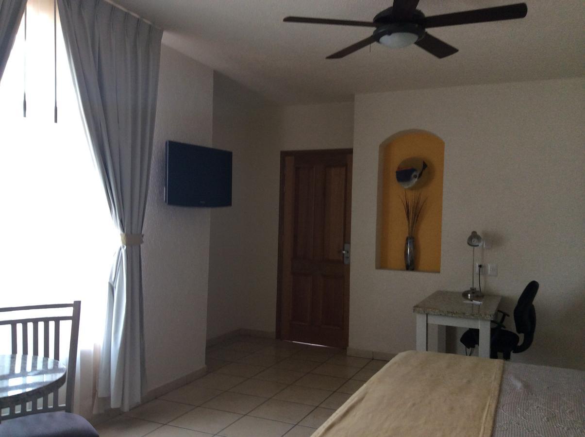 Hotel Fuerte Real Ciudad Guzman Bagian luar foto