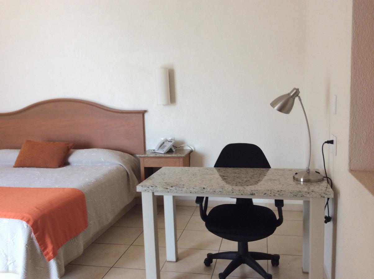 Hotel Fuerte Real Ciudad Guzman Bagian luar foto